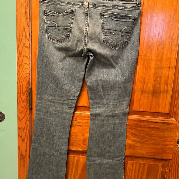American Eagle Outfitters Women’s Distressed Boot Leg Jeans - Picture 2 of 9